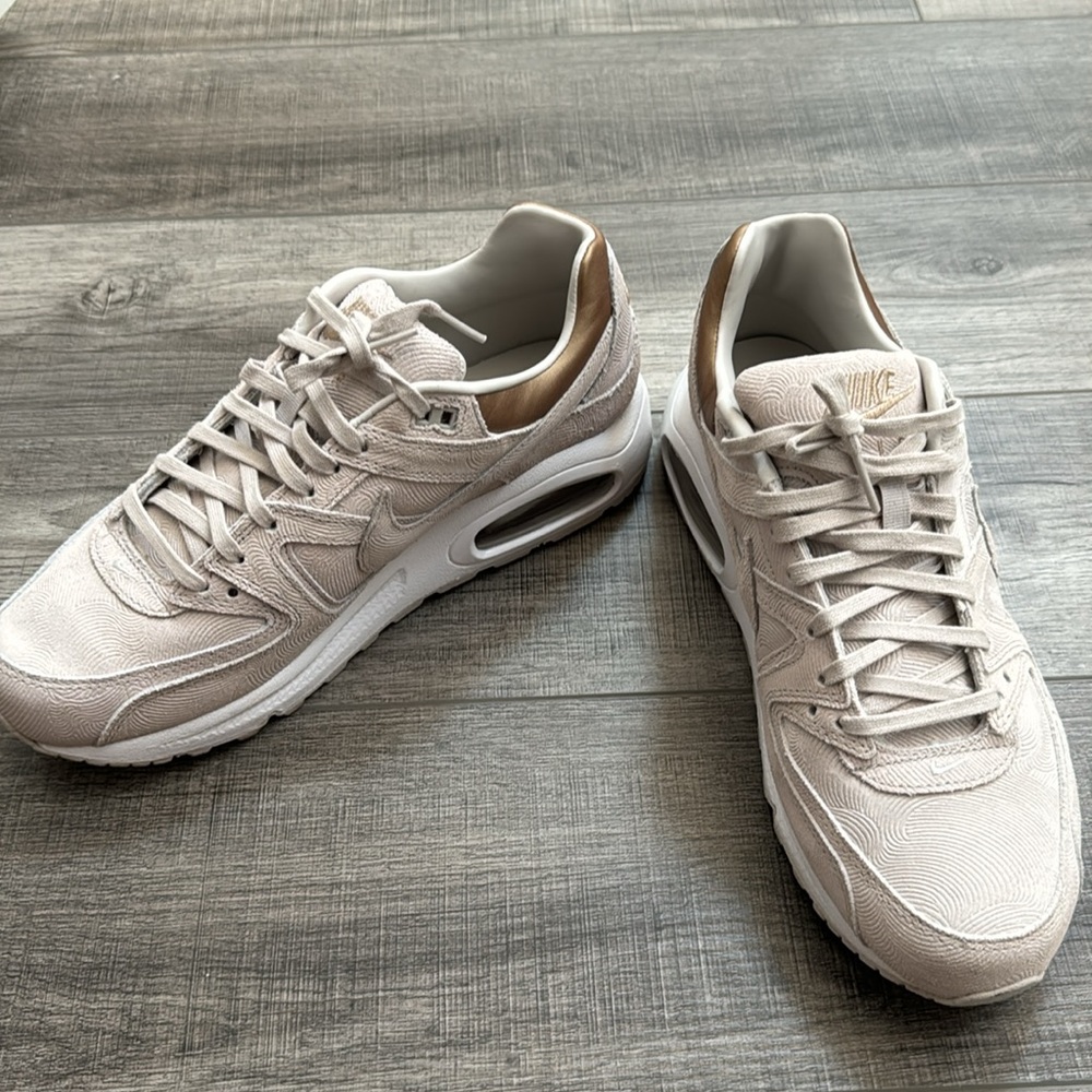 Nike Air Max Command Premium View 3